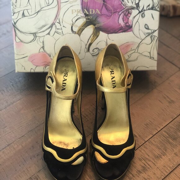 Prada Heels - Picture 1 of 10